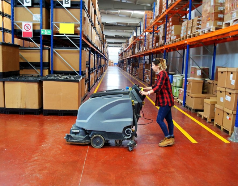 Dịch vụ vệ sinh kho bãi: Giải pháp quản lý kho sạch và an toàn