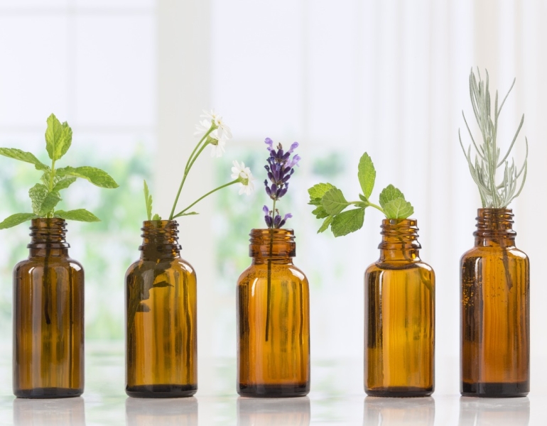 Tìm hiểu về tinh dầu và các tác dụng của tinh dầu trong đời sống